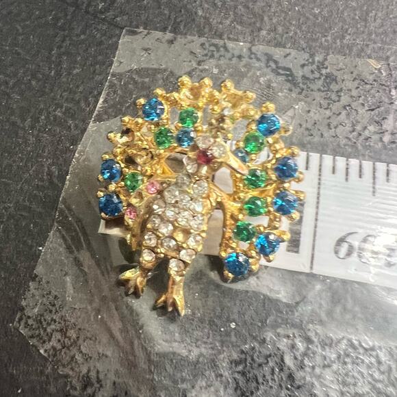 Vintage Cubic Zirconia Multicolored Peacock Brooch Gold Tone Holiday Jewelry - Picture 6 of 7